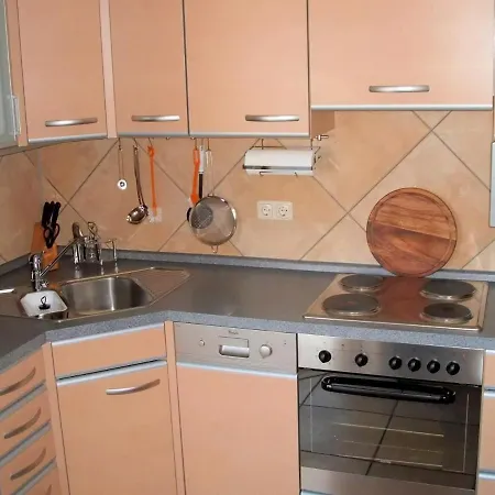 Zentrale Strandnahe Mit 3 Zimmern Spatzennest Apartment Kuehlungsborn