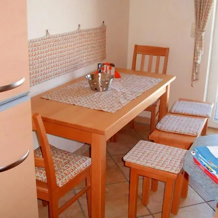 Zentrale Strandnahe Mit 3 Zimmern Spatzennest * Kuehlungsborn